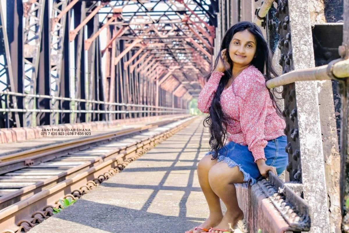 Samika  - Sri Lankan Photoshoot Gallery (4)