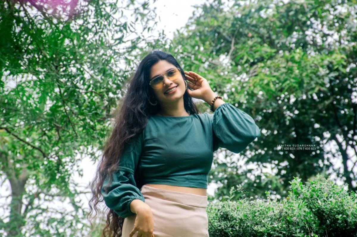 KANISHKA HETTIARACHCHI - Sri Lankan Photoshoot Gallery (5)