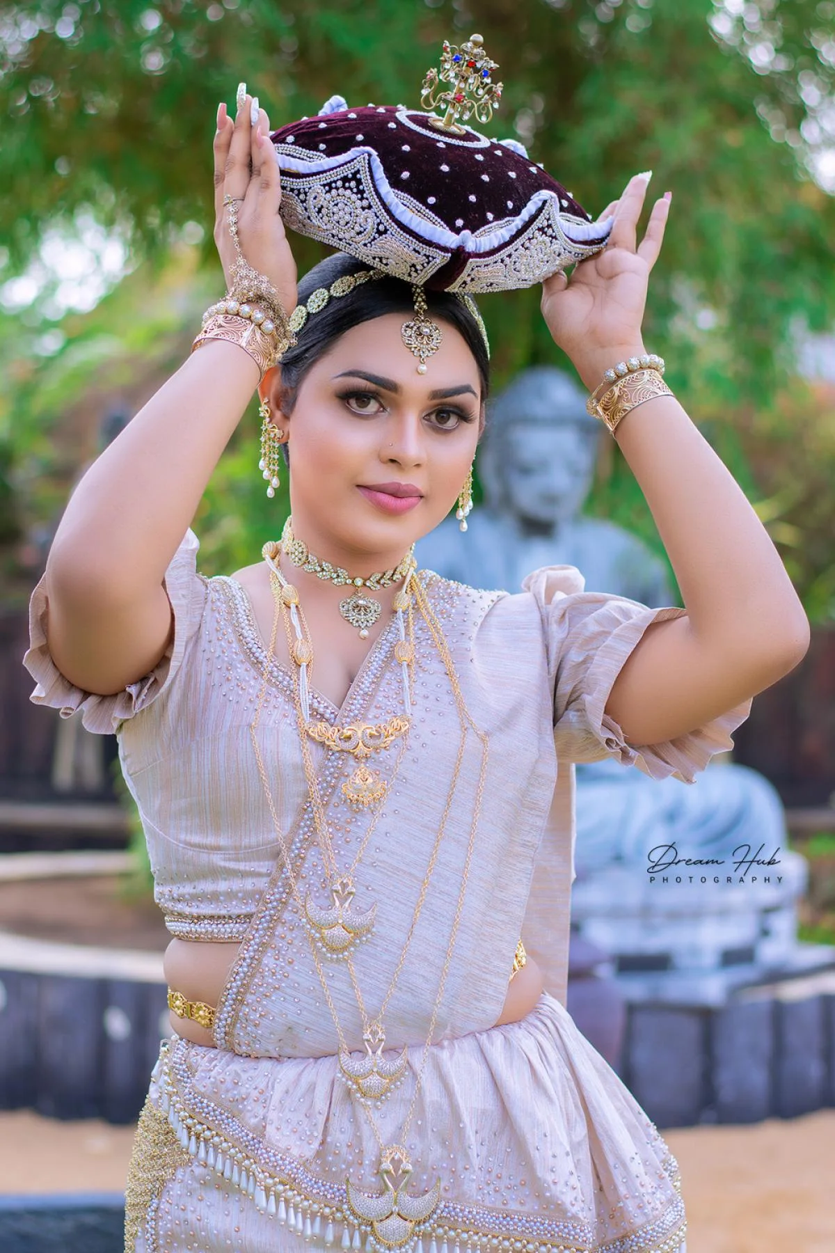 Lahiru & Krishmi - Sri Lankan Photoshoot Gallery (8)
