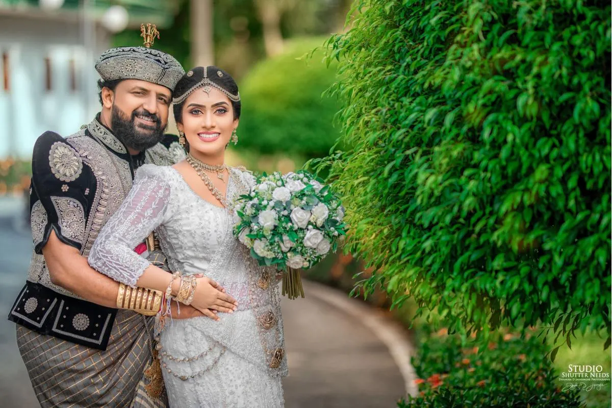 Hansani  &  Dilruk - Sri Lankan Photoshoot Gallery (1)