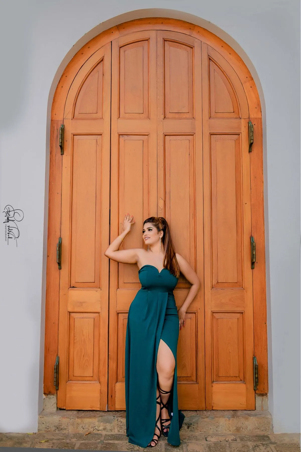 PAVIHRA & LAHIRU - Sri Lankan Photoshoot Gallery (1)