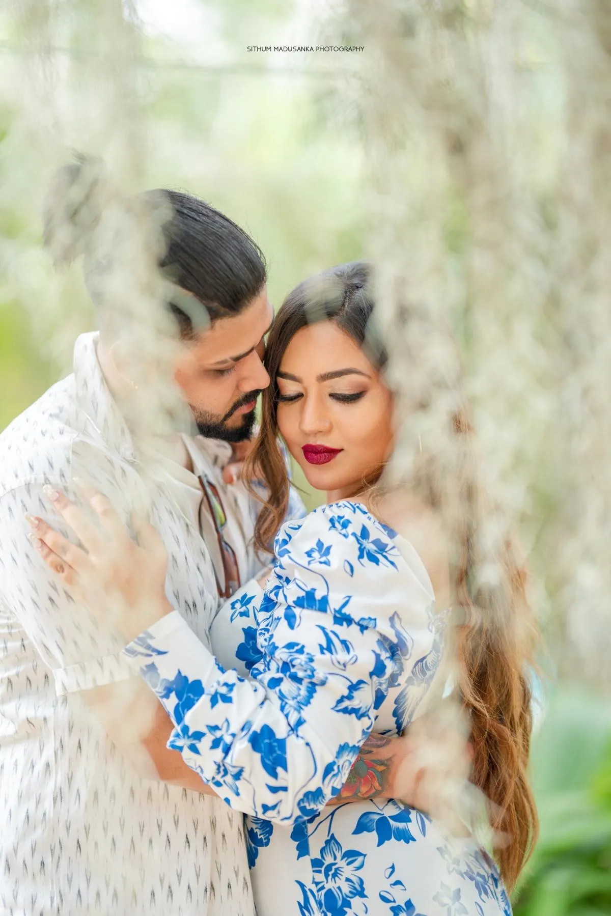 Dulanjana & Shani - Sri Lankan Photoshoot Gallery (1)