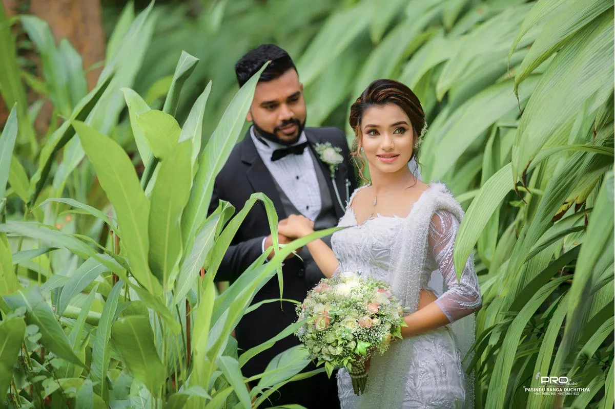 PASINDU & ISHARA - Sri Lankan Photoshoot Gallery (9)