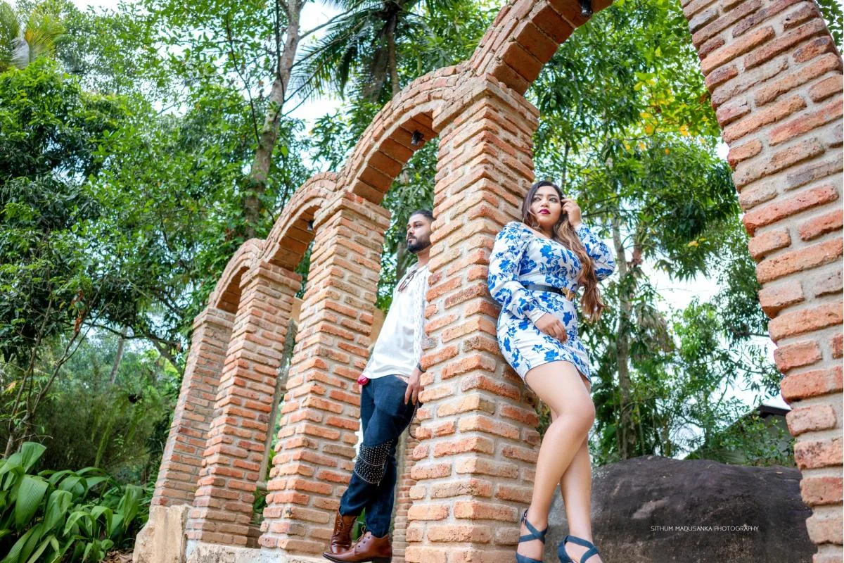 Dulanjana & Shani - Sri Lankan Photoshoot Gallery (9)