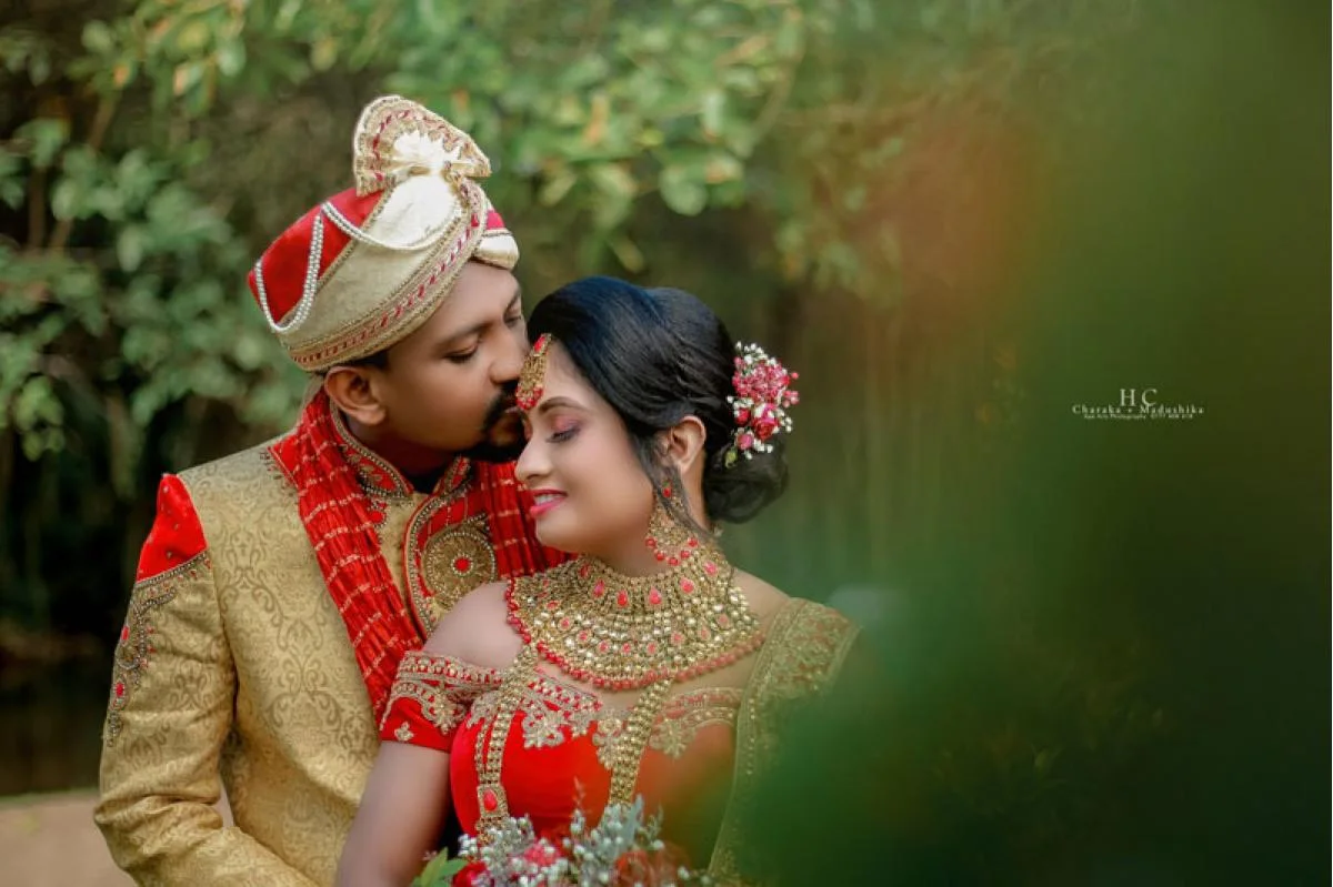 CHÁRÁKA & MADUSHIKA - Sri Lankan Photoshoot Gallery (5)