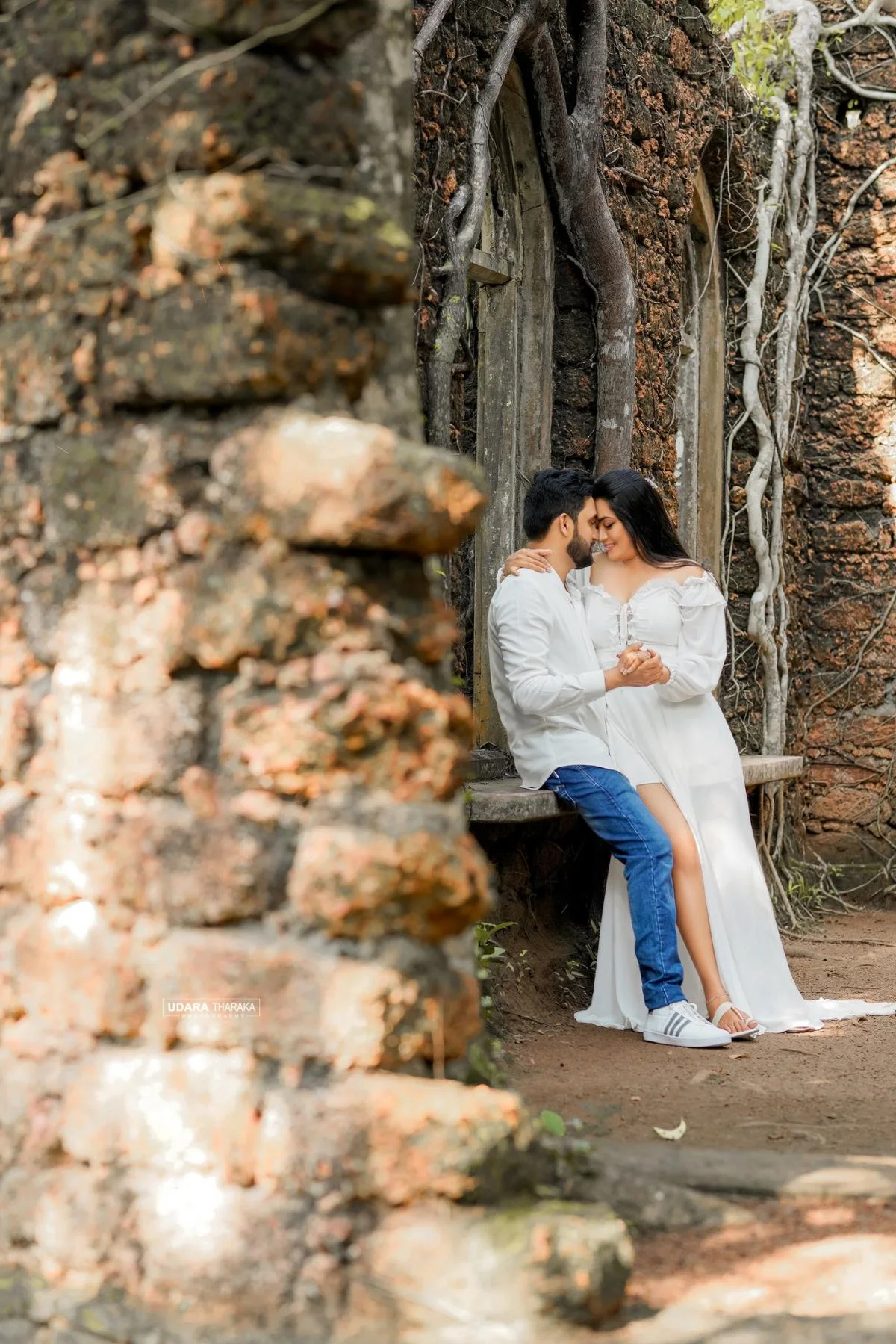 Hashini & Chinthaka - Sri Lankan Photoshoot Gallery (9)