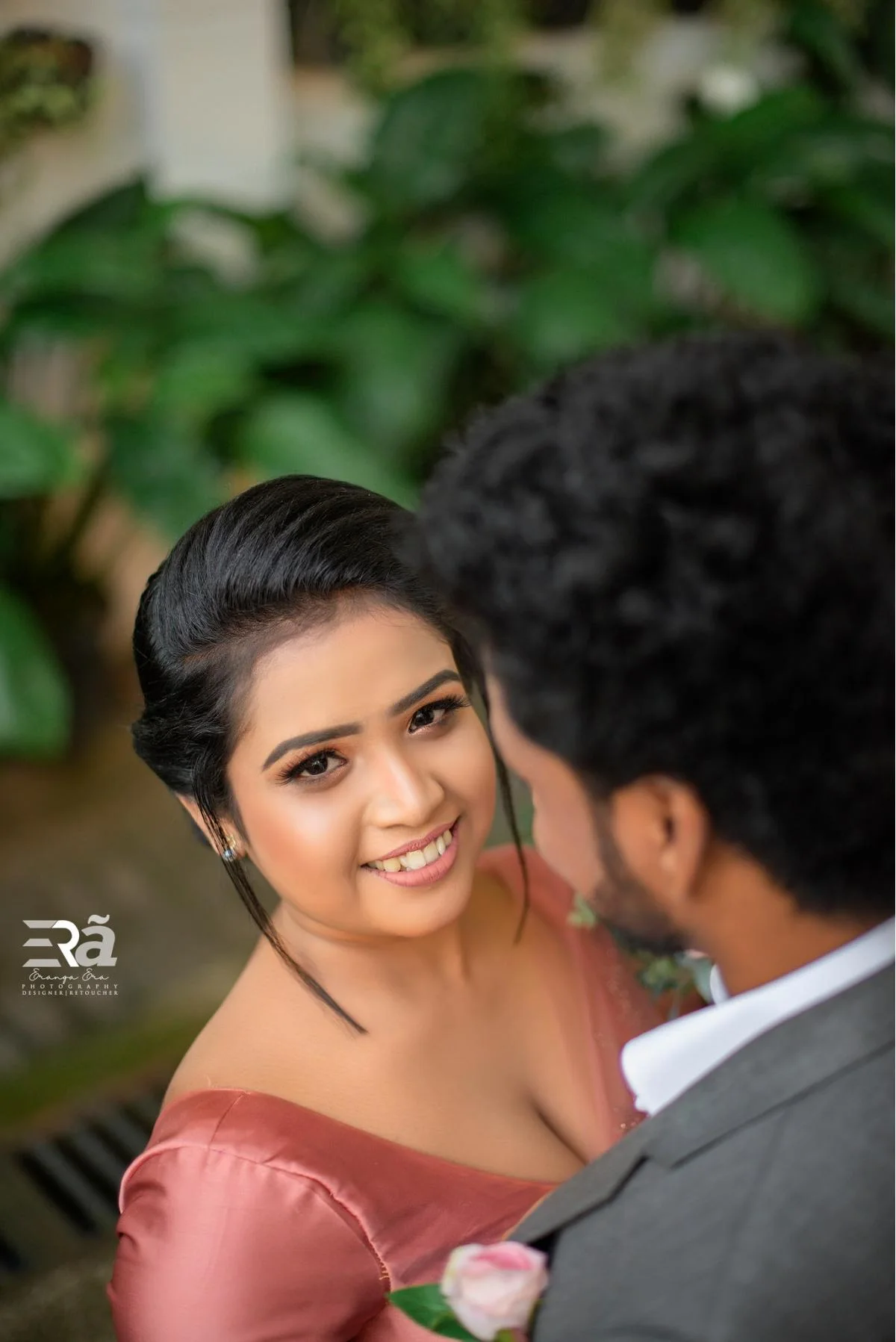Dilum & Pawani - Sri Lankan Photoshoot Gallery (5)