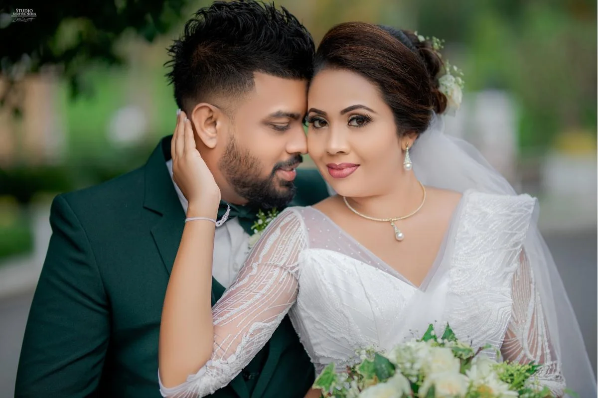 SHASHIKALA & KAUSHAN - Sri Lankan Photoshoot Gallery (7)