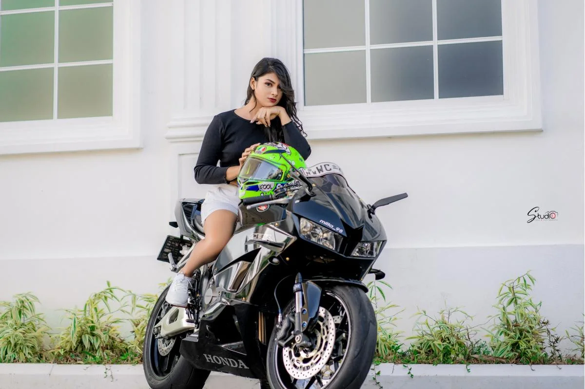 Naveesha  - Sri Lankan Photoshoot Gallery (6)