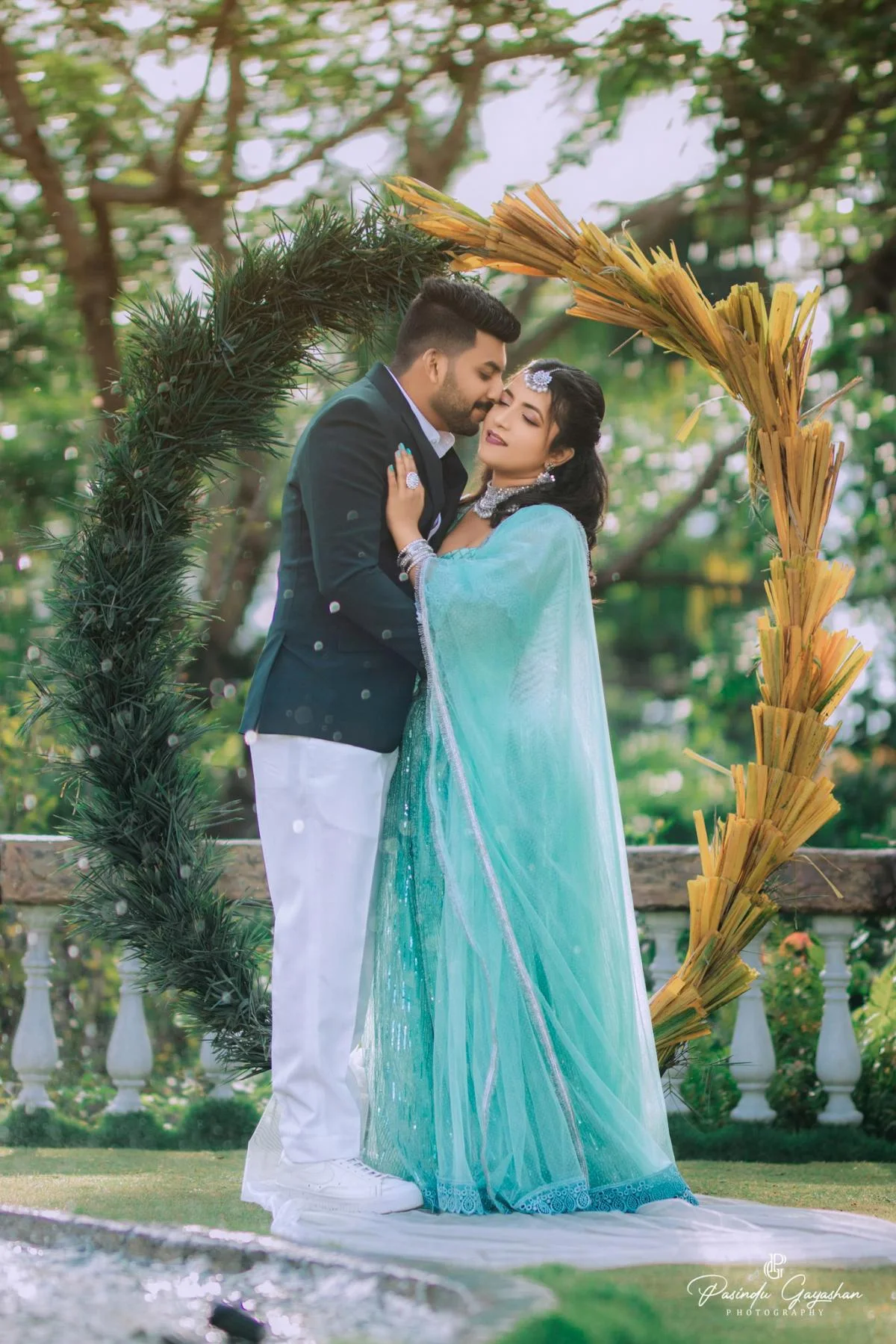 THARINDU & NAWANJANA - Sri Lankan Photoshoot Gallery (6)