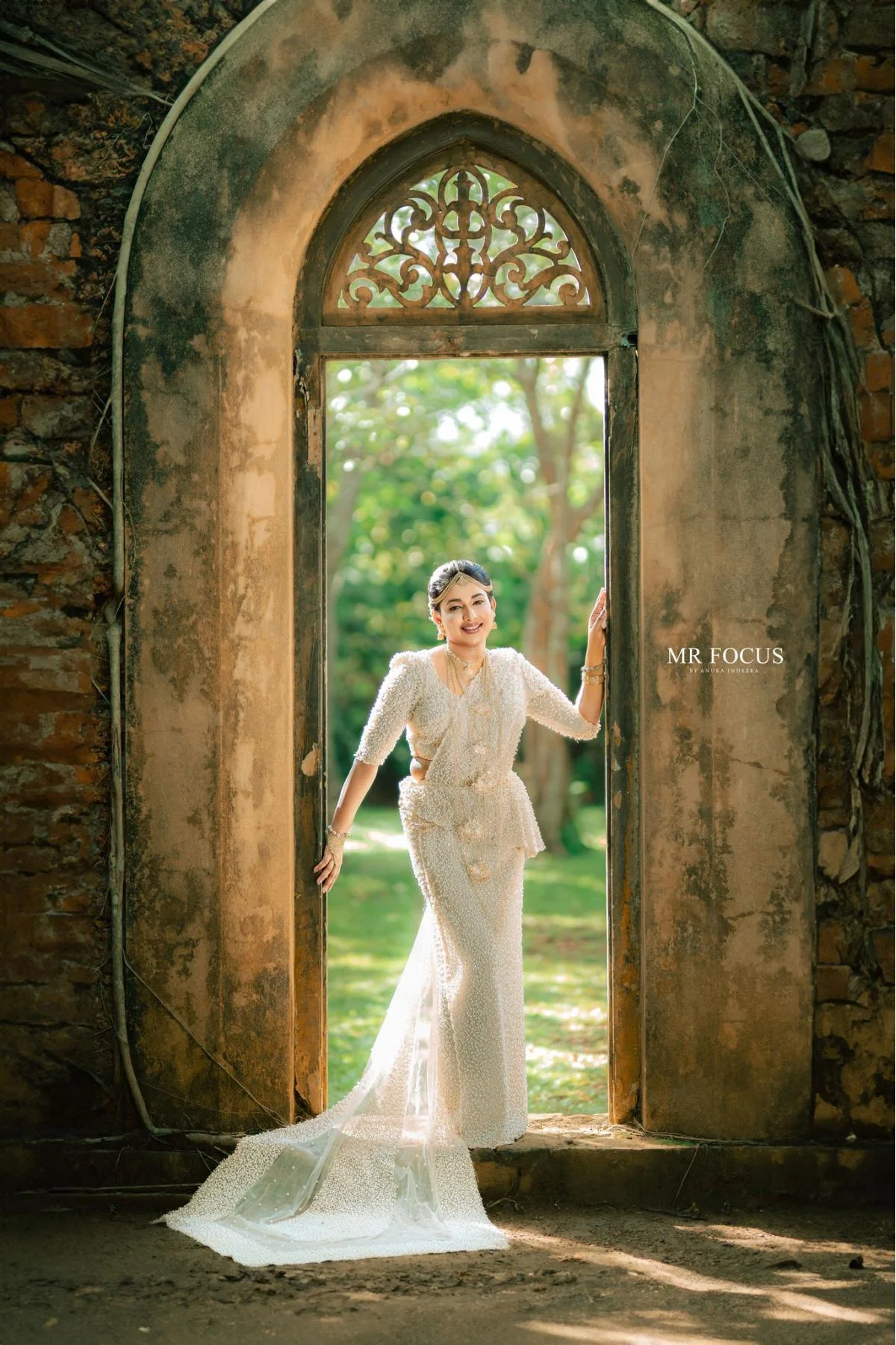 Dimuthu & Sajini  - Sri Lankan Photoshoot Gallery (9)
