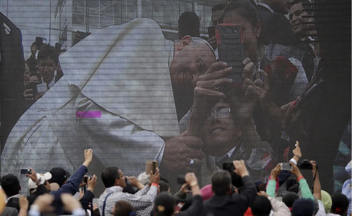 Pope Francis, in pictures - Sri Lankan Photoshoot Gallery (38)