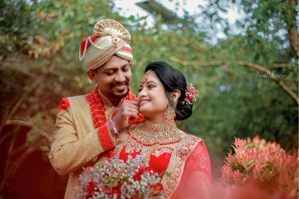 CHÁRÁKA & MADUSHIKA - Sri Lankan Photoshoot Gallery (8)