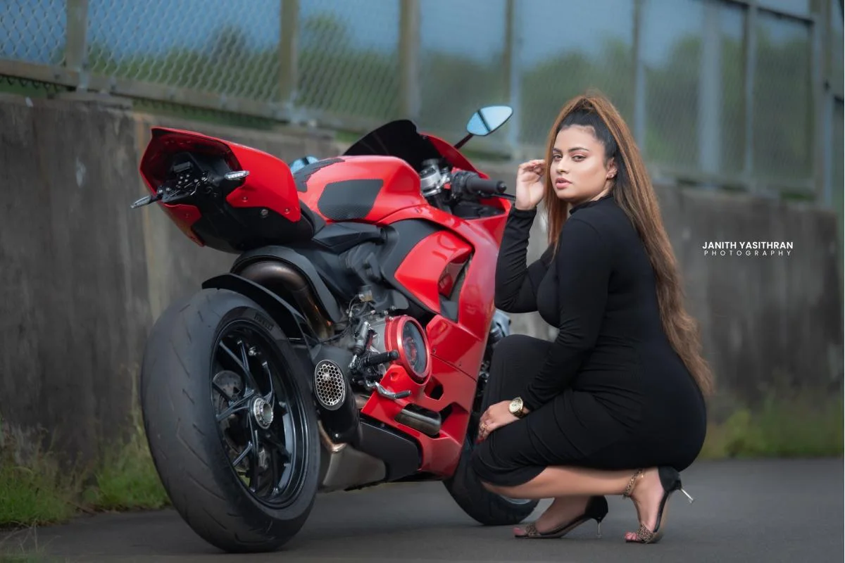 Sarah Sangz - Sri Lankan Photoshoot Gallery (8)