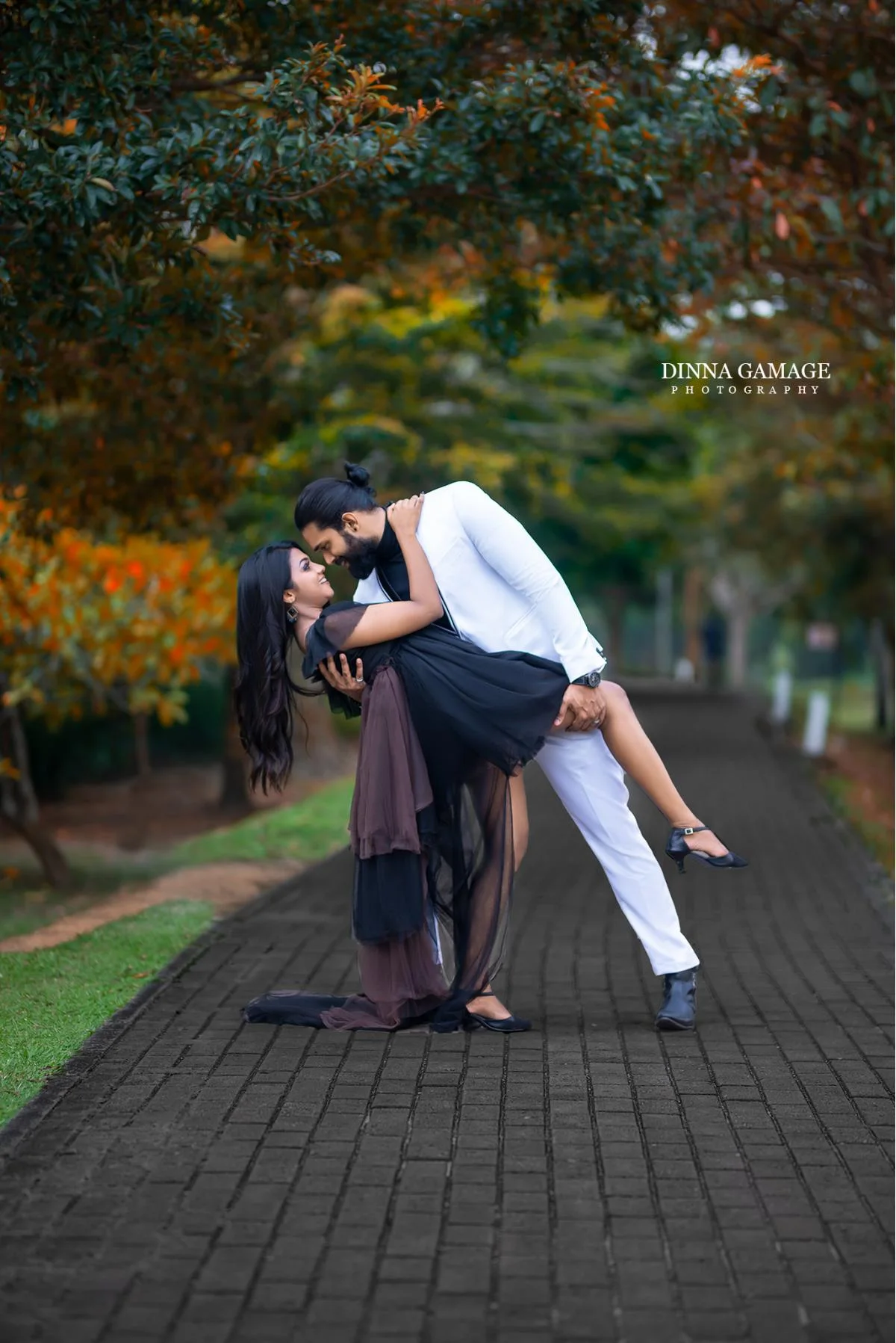 Nimesh & Oshi - Sri Lankan Photoshoot Gallery (9)