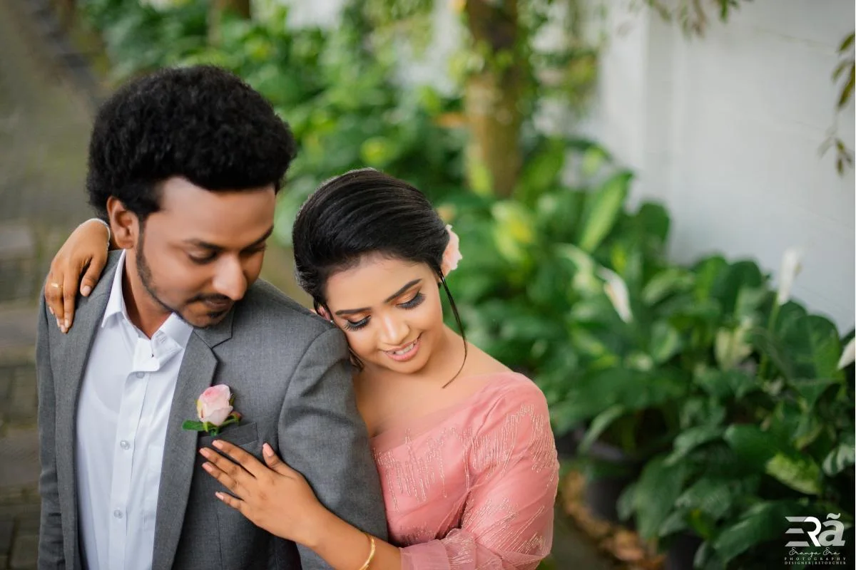 Dilum & Pawani - Sri Lankan Photoshoot Gallery (9)