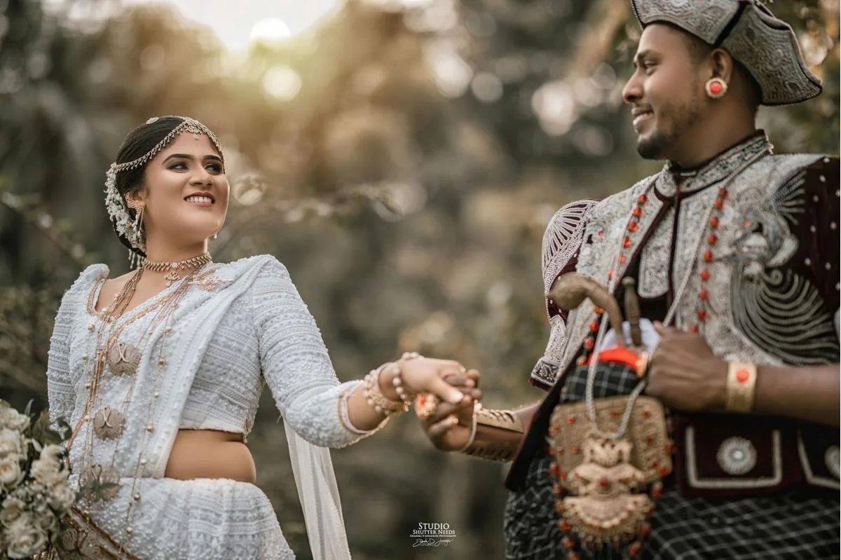 Apoorwa & Manoj - Sri Lankan Photoshoot Gallery (9)