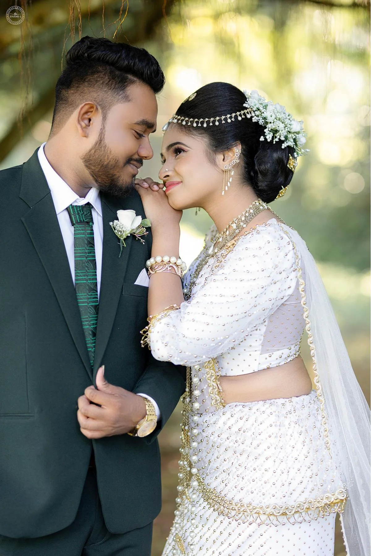 Gimhani & Dhananjaya - Sri Lankan Photoshoot Gallery (9)