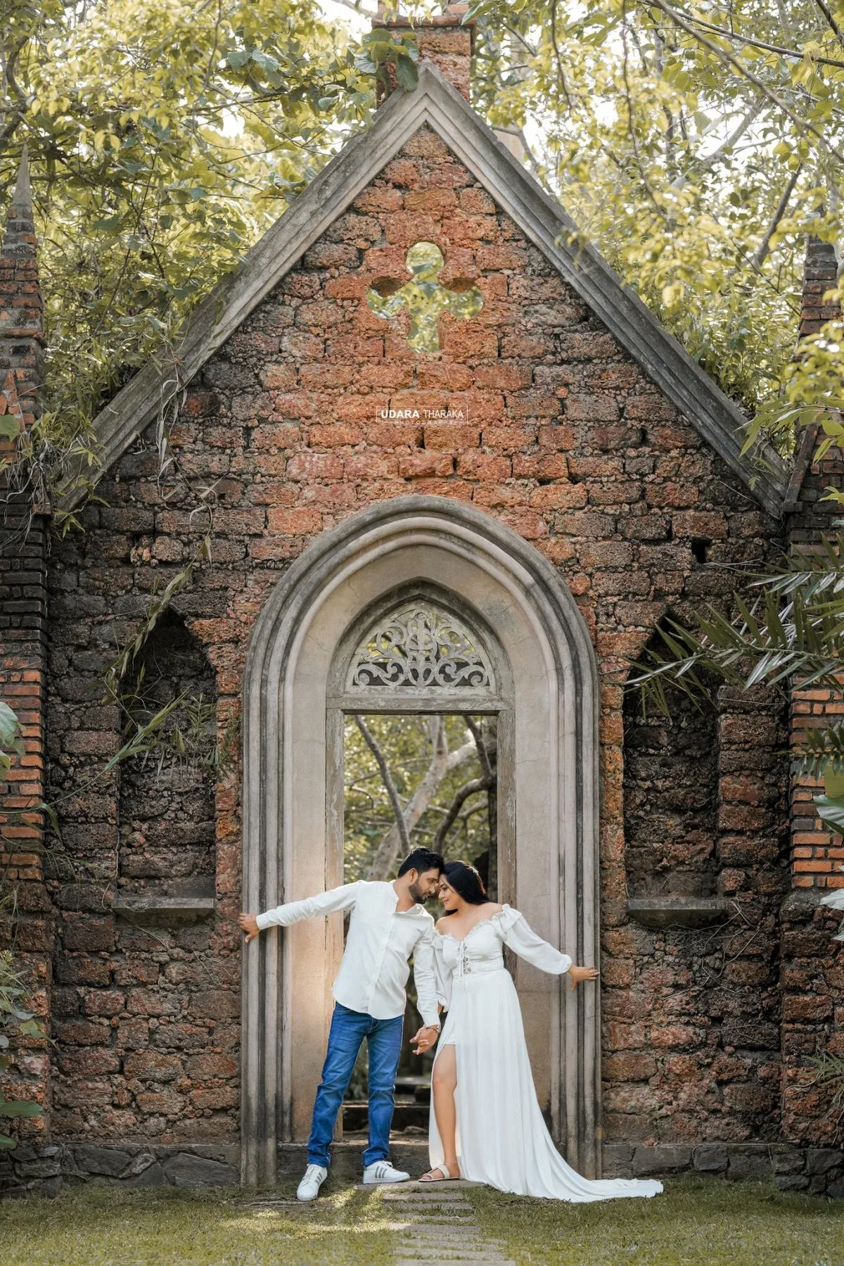 Hashini & Chinthaka - Sri Lankan Photoshoot Gallery (14)