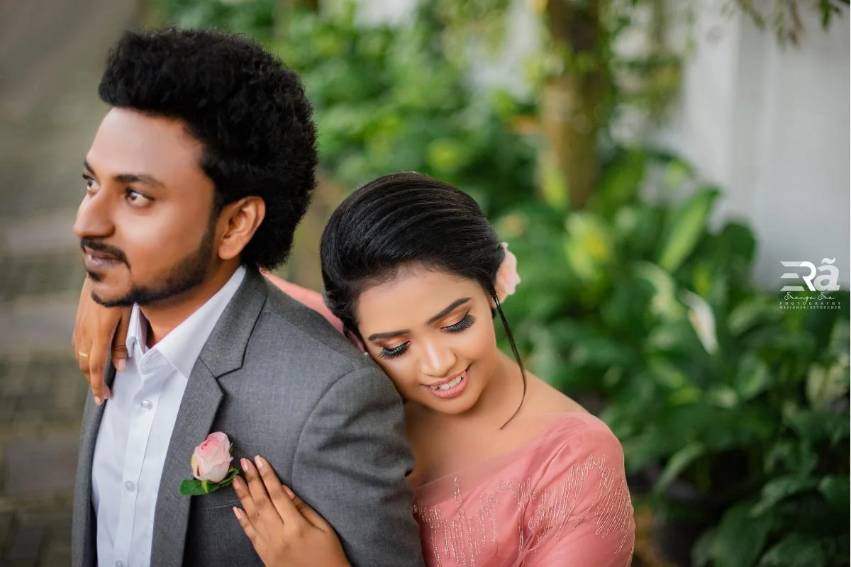 Dilum & Pawani - Sri Lankan Photoshoot Gallery (10)