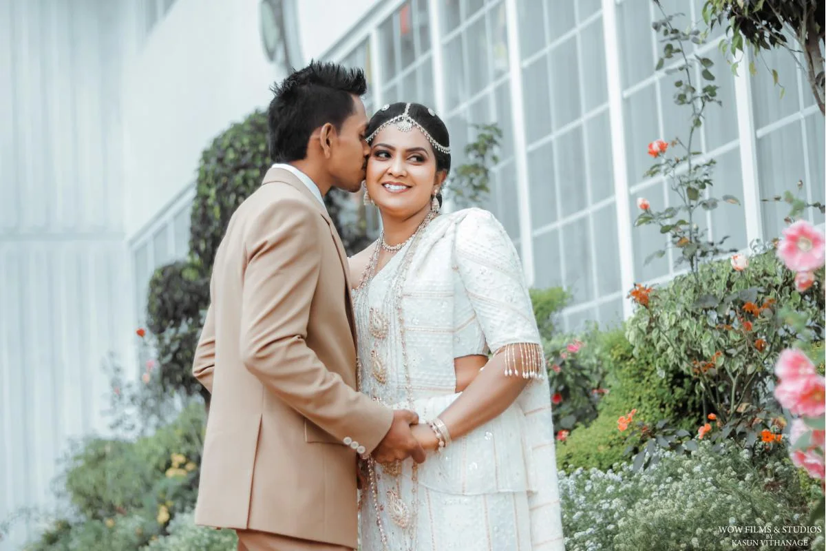 CHATHURIKA & SUDHARMA - Sri Lankan Photoshoot Gallery (8)