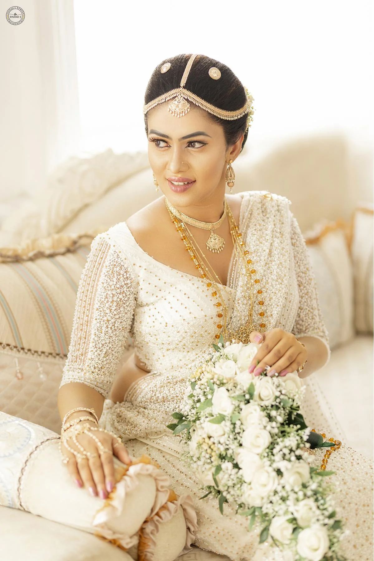 Seneshi & Tharuzy - Sri Lankan Photoshoot Gallery (11)