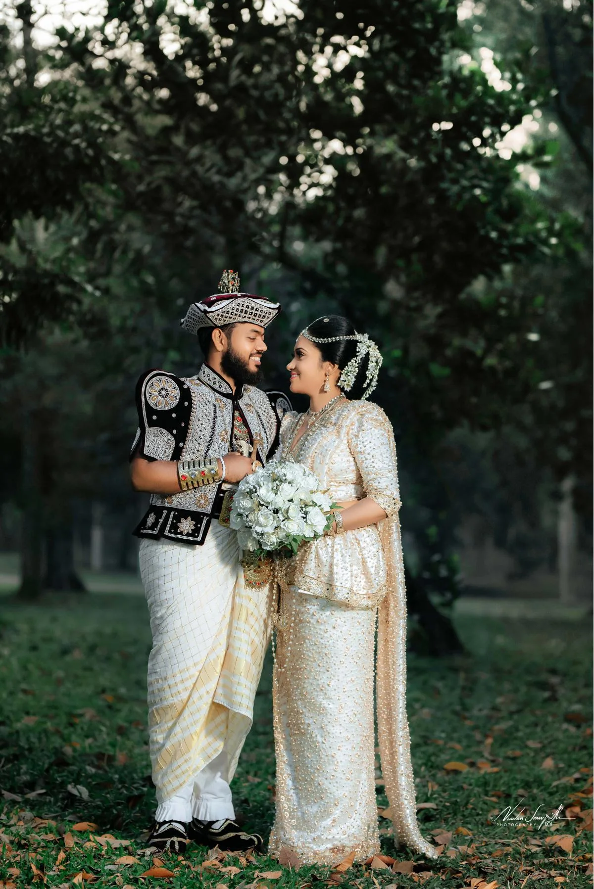 Sithara & Geeth - Sri Lankan Photoshoot Gallery (5)