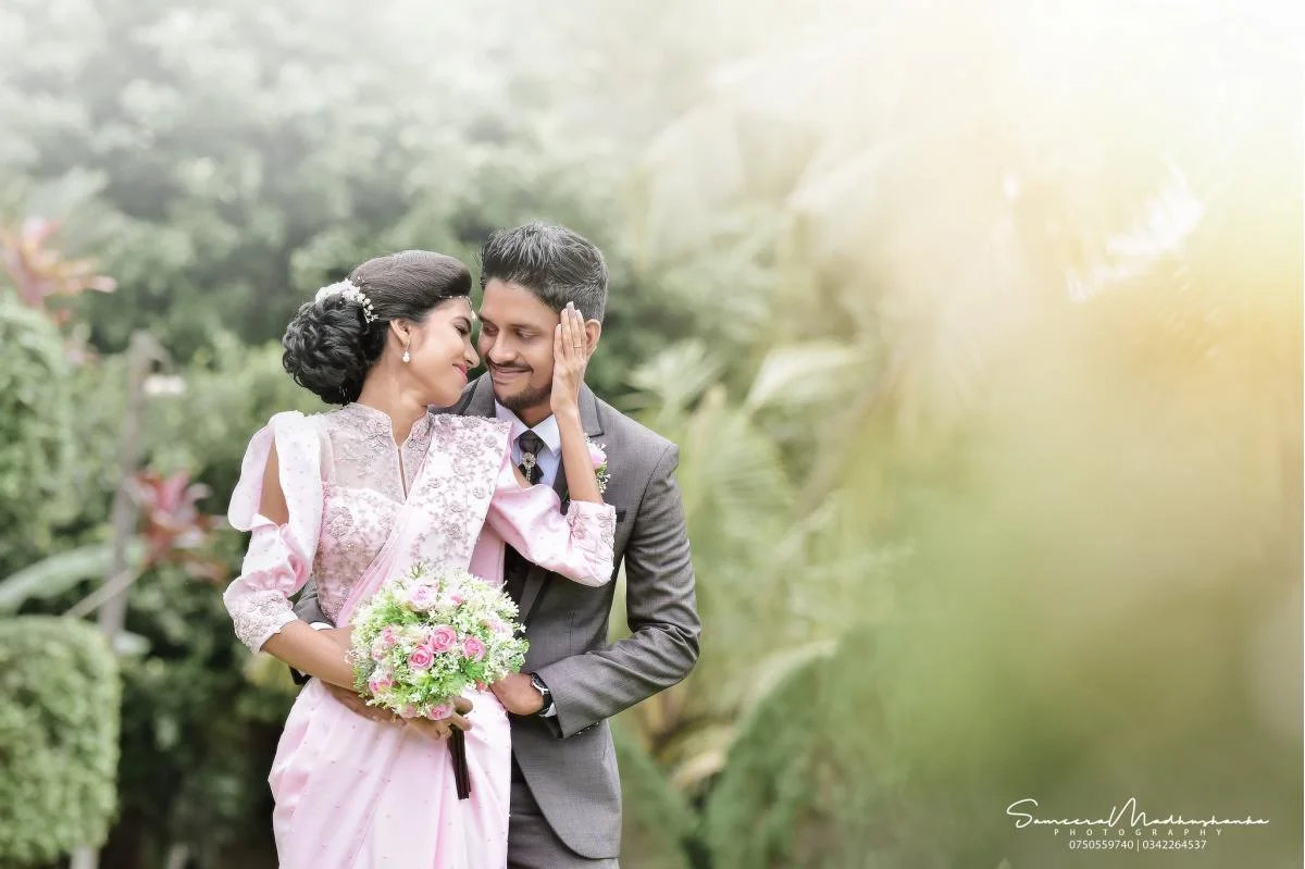 Thanuji & Tharindu - Sri Lankan Photoshoot Gallery (2)