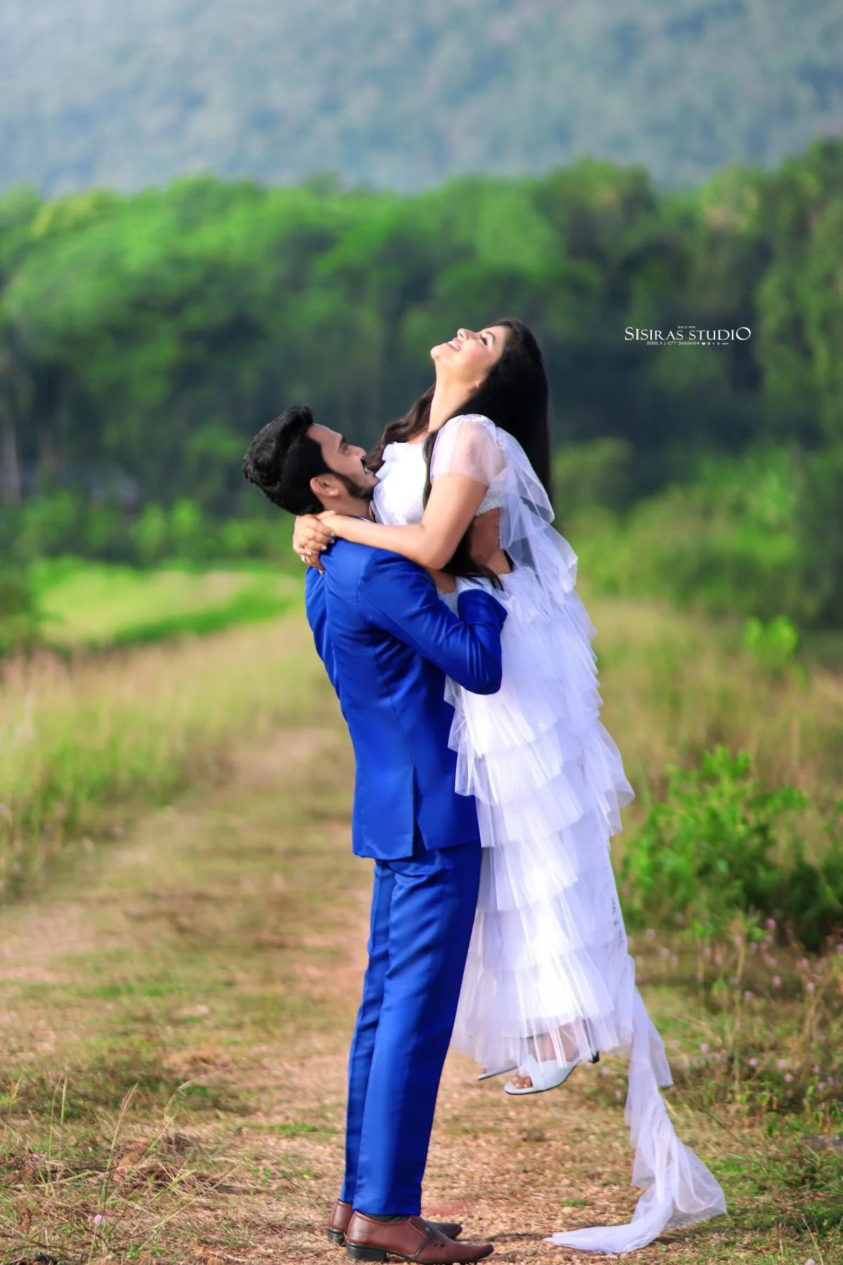 PRAGEETH & PAVITHRA - Sri Lankan Photoshoot Gallery (6)