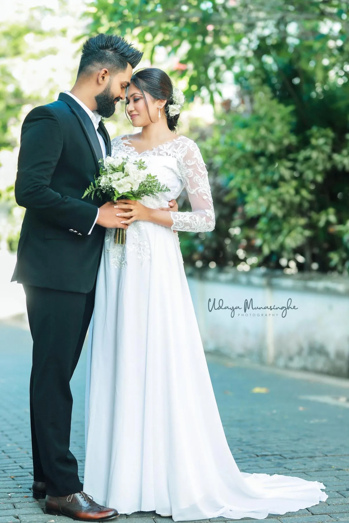  Ashen & Hirumi - Sri Lankan Photoshoot Gallery (1)