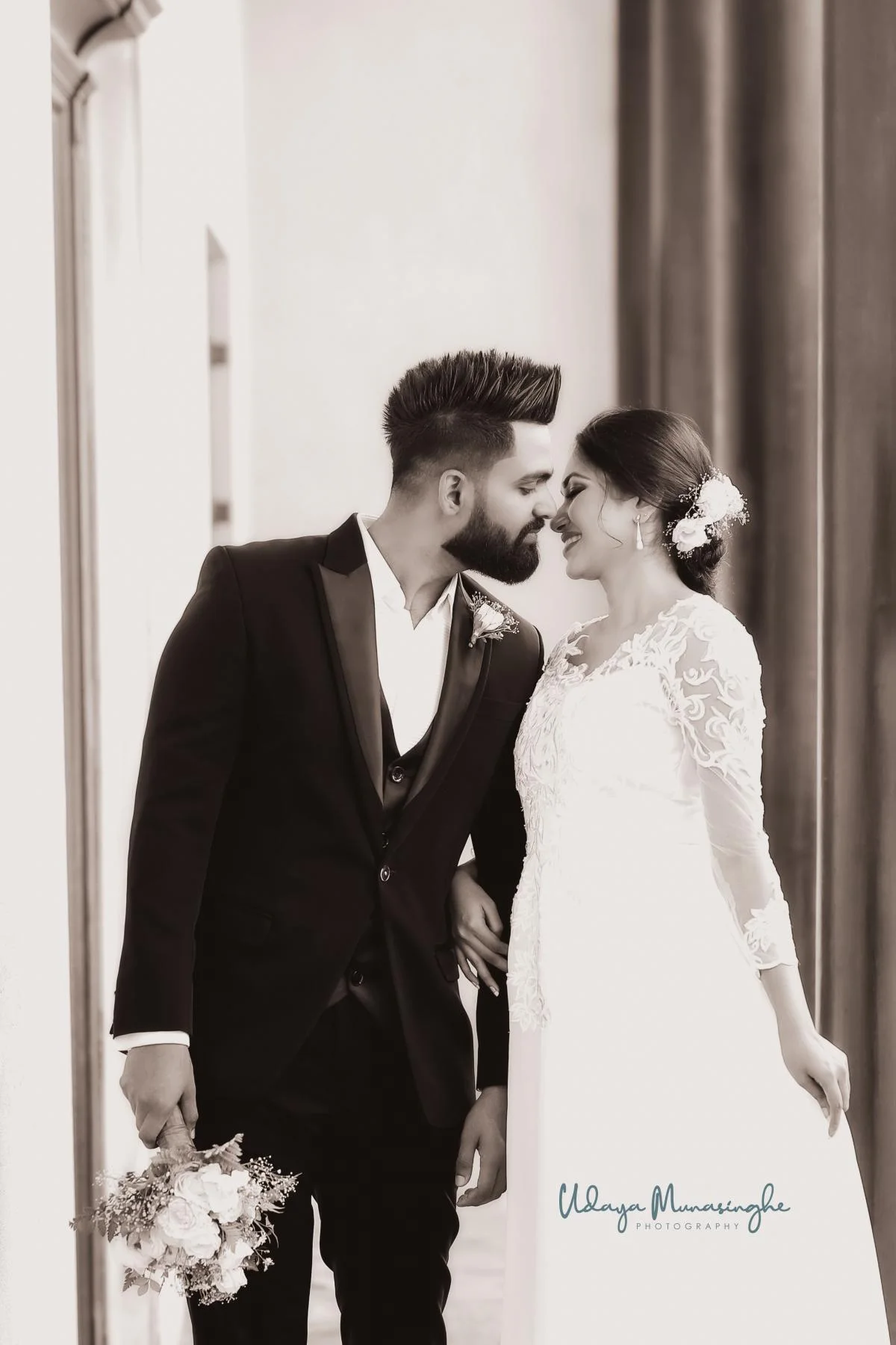  Ashen & Hirumi - Sri Lankan Photoshoot Gallery (9)